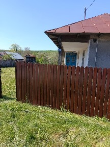 Vând casă cu teren1750mp com Gușoeni