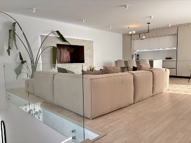 Vand apartament tip Penthouse pe 2 nivele complet mobilat si utilat in Ghiroda