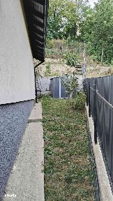 Casă de închiriat, 3 camere, curte proprie HEMEIUȘ