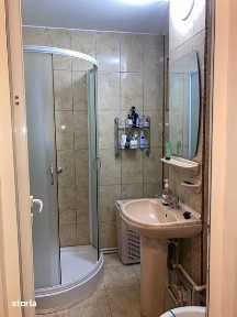 Apartament 3 camere decomandat de vanzare