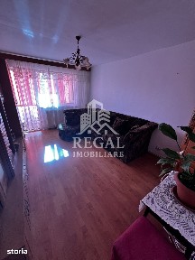 Apartament 3 camere de vânzare - Micro 7