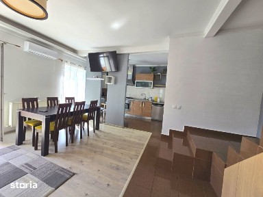 Apartament cu 4 camere pe 2 niveluri, parcare si curte interioara | Mu