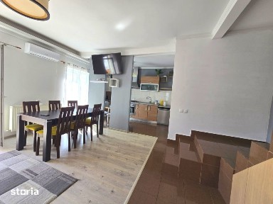 Apartament cu 4 camere pe 2 niveluri, parcare si curte interioara | Mu