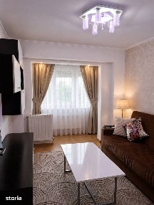 Apartament cu 3 camere de vânzare în zona obor