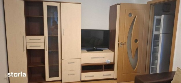 Ofer spre închiriere apartament cu 2 camere