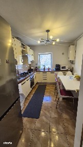 Moldovei apartament 3 camere etajul I cu garaj sub bloc