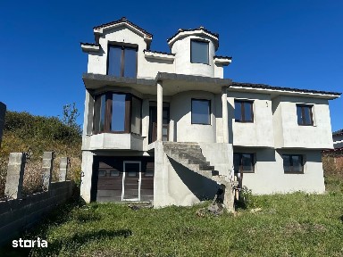 Casa de vanzare+teren intravilant 900 mp