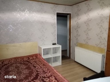 Camera de inchiriat cu cheltuieli incluse