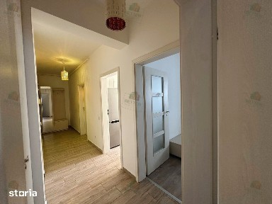 Apartament 2 camere de închiriat, loc de parcare - Str. Solstitiului