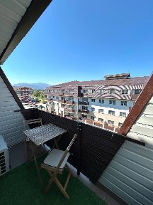 Închiriez apartament cu 2 camere, loc de parcare inclus