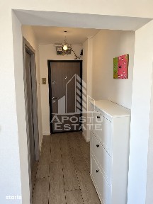 Apartament de vanzare cu 3 camere, Decomandat, Calea Sagului