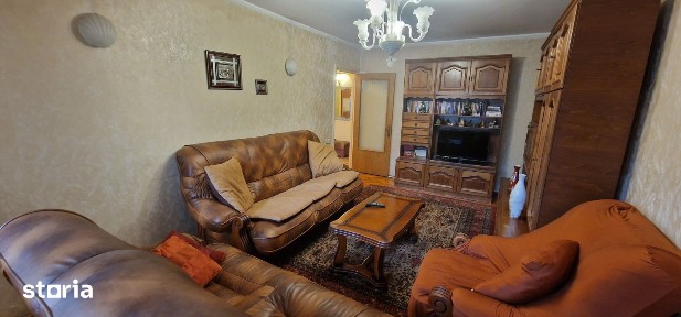 Trei camere decomandat etajul 1, Dacia