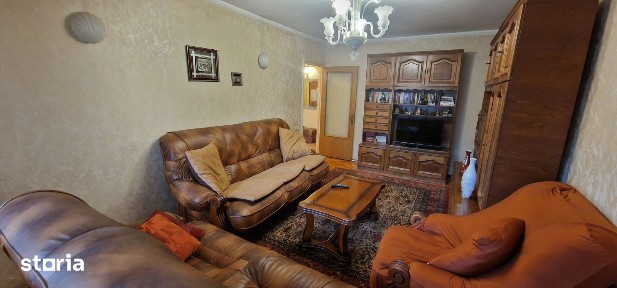 Trei camere decomandat etajul 1, Dacia