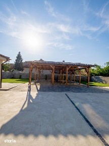 Căsuță individuală cu terasă, grădină și parcare privată zona Mehala
