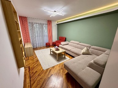 Apartament 4 camere de închiriat - Aleea Trandafirilor