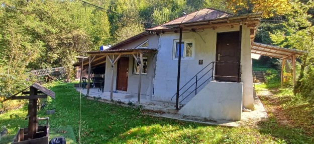 Casa vacanta sau locuinta permanaenta Lopatnita Prahova