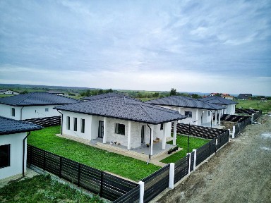 CASA 4 cam /Miroslava / Asfalt
