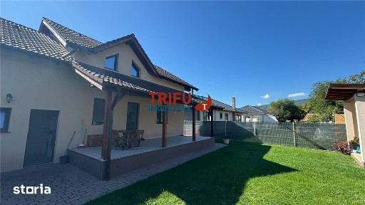 Casa de vanzare 5 camere 579mp teren