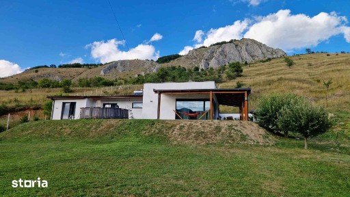 Casă la cheie, 228 mp (150mp utili), teren 1000mp, Cheile Valisoarei