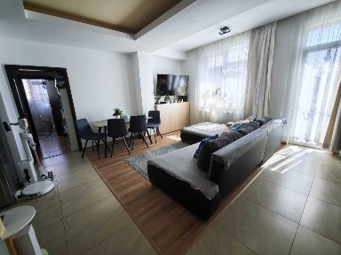 PROPRIETAR | Apartament 3 camere, 2 băi + Parcare privata | Zona Fratelia (Etaj 1/3)
