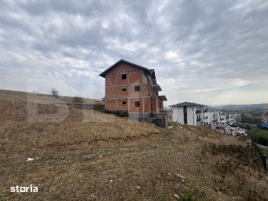 Casa de vanzare in Sancraiu de Mures - 6 apartamente, ideala pentru