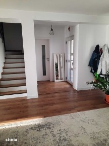 Casa de vanzare 120 mp / curte 300 mp / doua locuri de parcare
