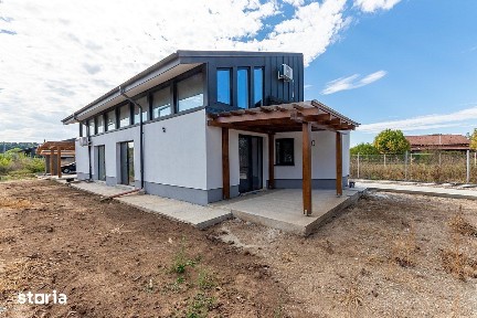 Oferta unica, vila, 200mp, teren 833mp, langa lac