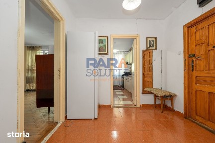3 camere, etaj 1, lângă Primărie