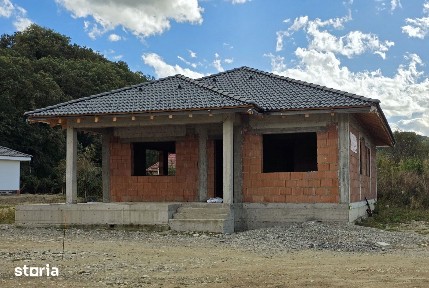 Casa individuala la rosu, teren 504mp, Primaverii