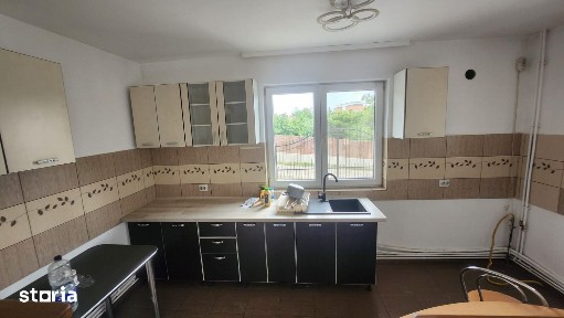 Casa de inchiriat cu curte proprie si garaj - Sannicoara (Apahida)