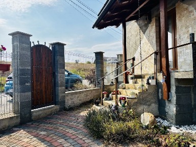 Casă 4 camere, teren 344 mp - Șura Mare