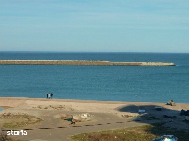 Apartament lux, frontal la mare, cu garaj subteran