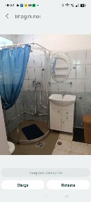 Casa de închiriat la curte
