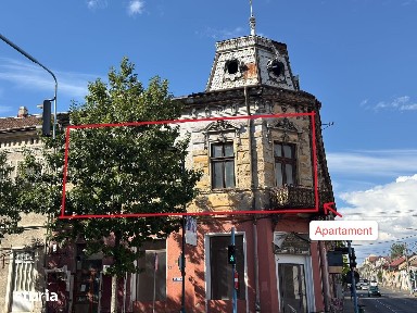 Apartament cu farmec de epocă, într-o casă monument istoric.