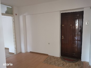 Apartament 3 camere etaj 2, zona Magazinului Ionut-str.Savenilor