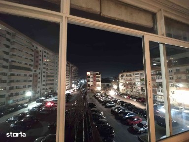 Apartament 3 camere, in centrul orașului, 2 balcoane și loc de parcare