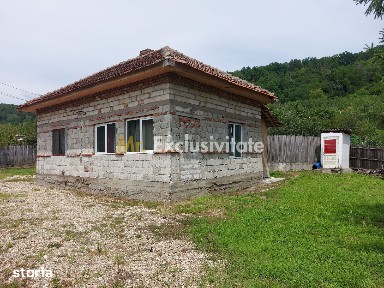 Casa nefinalizata - Bascov-Valea Ursului, Strada Salcamilor