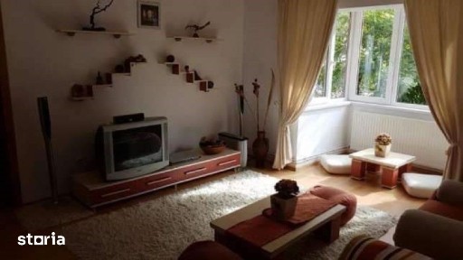 Apartament 3 camere Decebal etaj 2