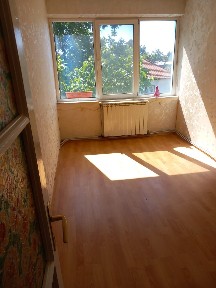Apartament în Str Costache Racovita, 3 camere 64 mp utili, balcon, etaj 3/4, centrala proprie, AC, termopan, depozitare, scoli si licee in apropiere