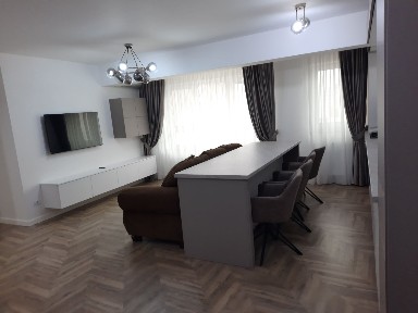 Inchiriez apartament