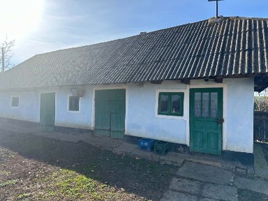 Casa bătrânească cu teren 1900 mp.