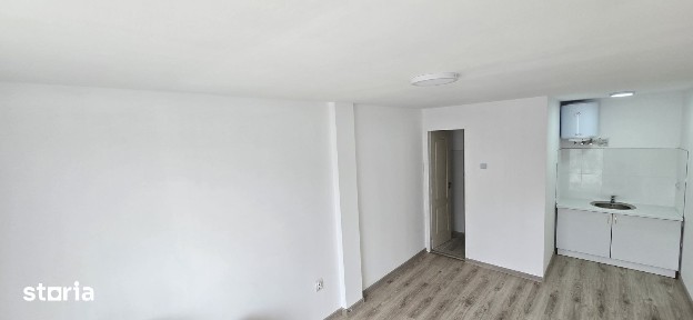 Garsoniera renovata totul nou la parter
