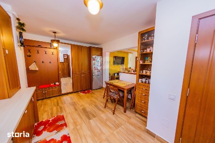 DE VANZARE ETAJ 1 APARTAMENT CU 4 CAMERE BULEVARDUL BUCURESTI