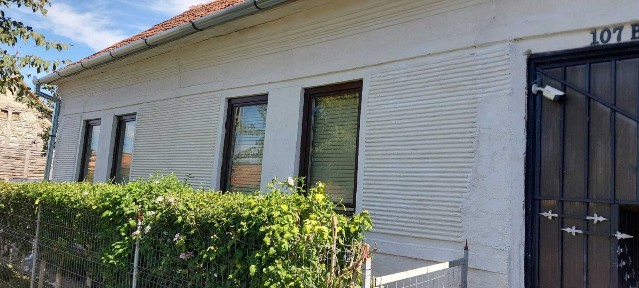 Casă cu teren 2.200 mp, - Bata, Jud. Arad