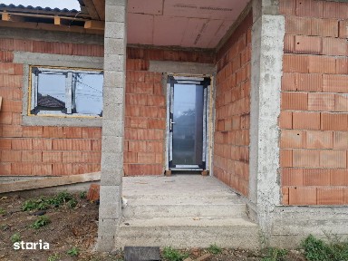 Duplex de vanzare cu 3 camere, localitate Izvin