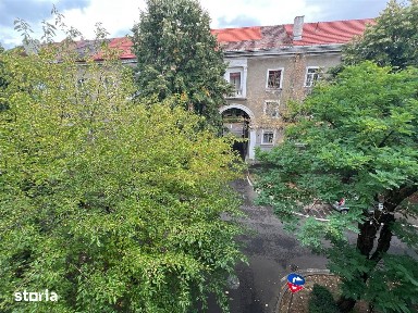 Apartament cu 3 camere si doua bai Zona N. Iorga