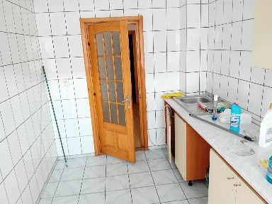 Ap 3 cam B-dul 9 Mai (Spatiu Comercial) 80mp parter centrala termopan