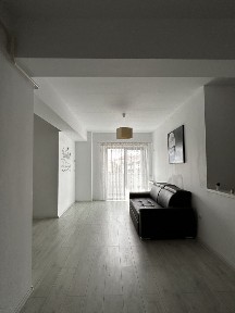 Inchiriez apartament 3 camere bloc nou lenin sud