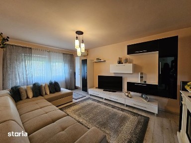 Vand apartament 2 camere, Etaj 1/4. Micalaca, zona 300