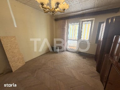 Apartament semidecomandat 37mpu 2 camere boxa la subsol balcon Parcare